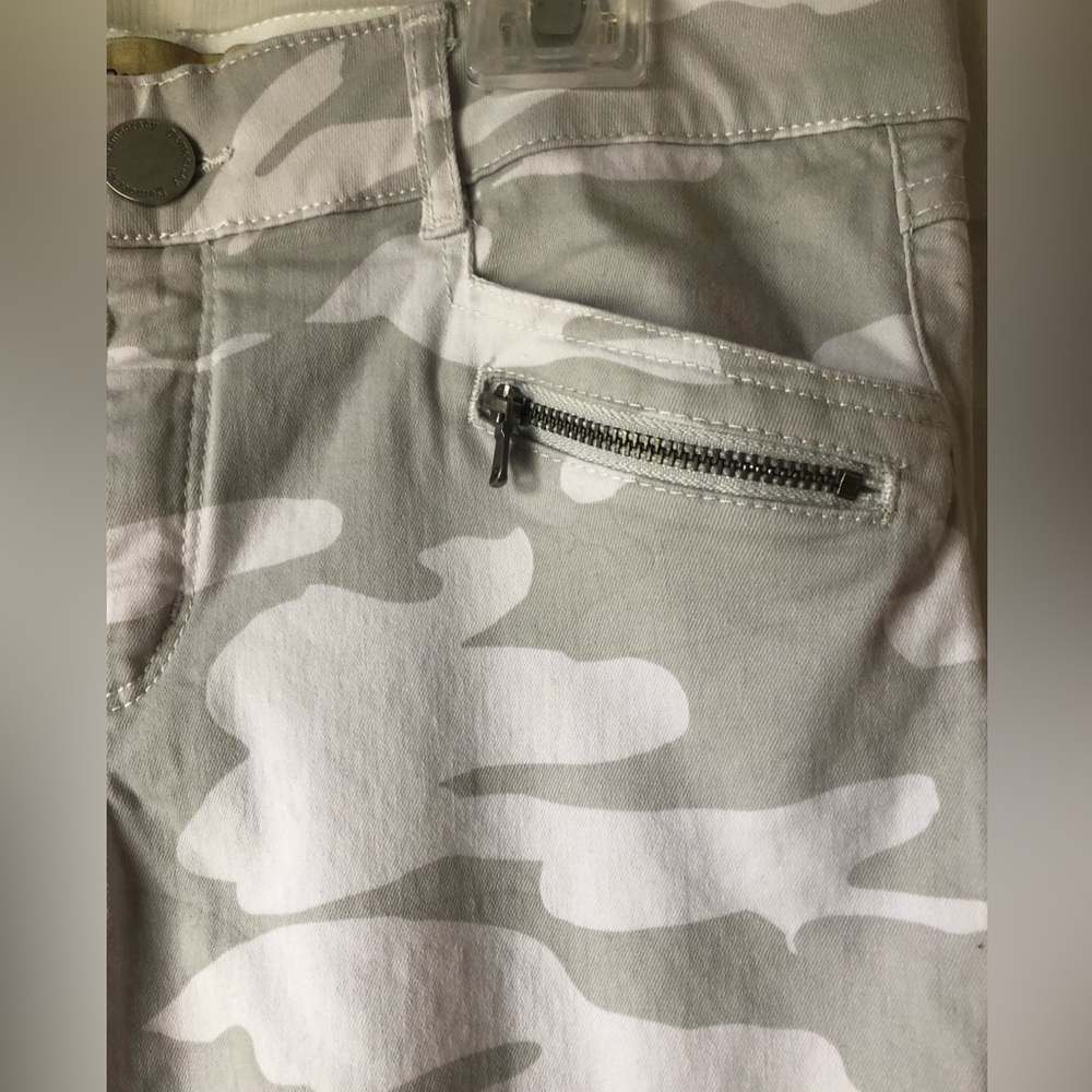 Democracy Absolution camp pants size 10